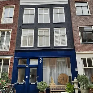 Apartment Lily