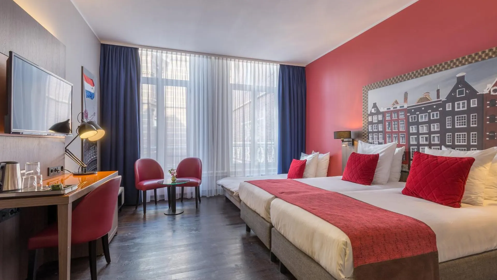 Leonardo Hotel Amsterdam City Center 4*,