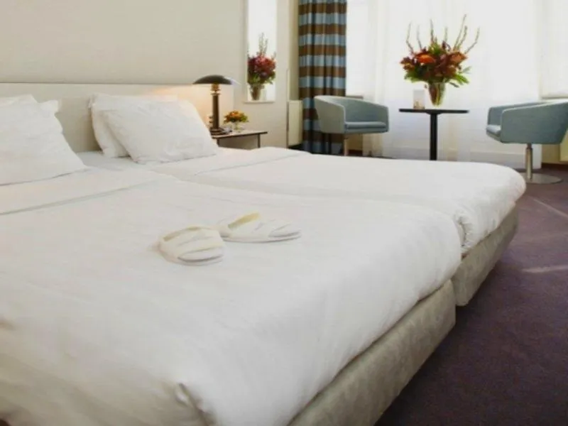 Leonardo Hotel Amsterdam City Center 4*,
